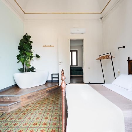 Holiday Lux Boutique Room Катания Екстериор снимка