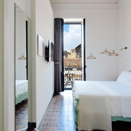 Holiday Lux Boutique Room Катания Екстериор снимка