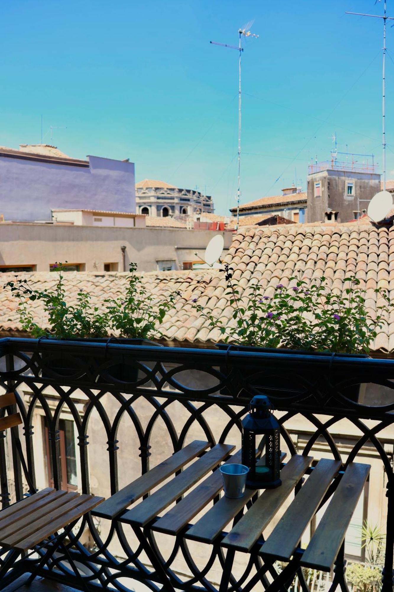 Holiday Lux Boutique Room Катания Екстериор снимка