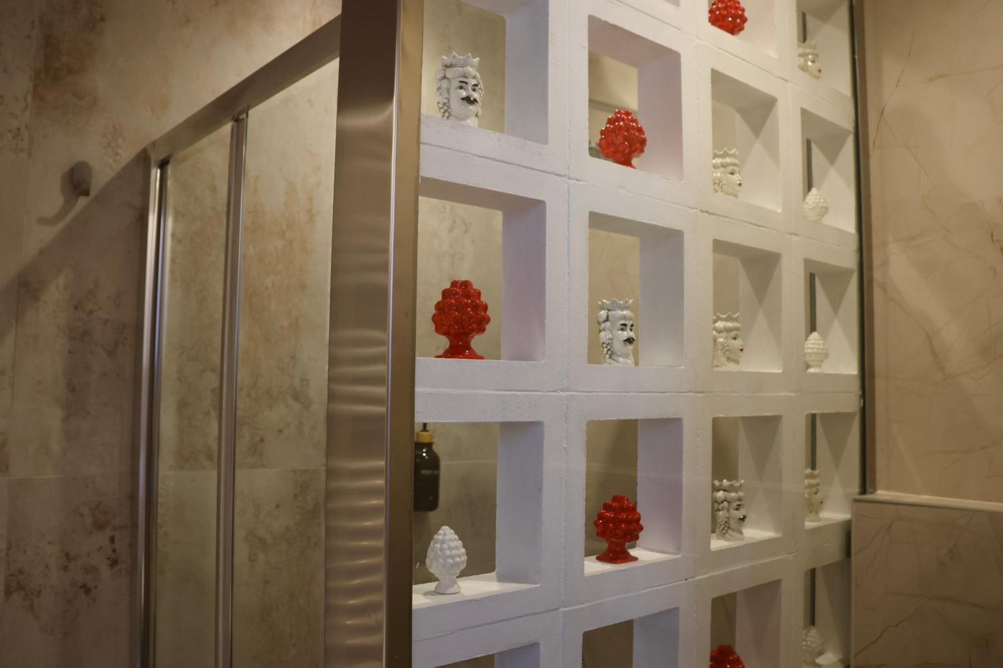 Holiday Lux Boutique Room Катания Стая снимка