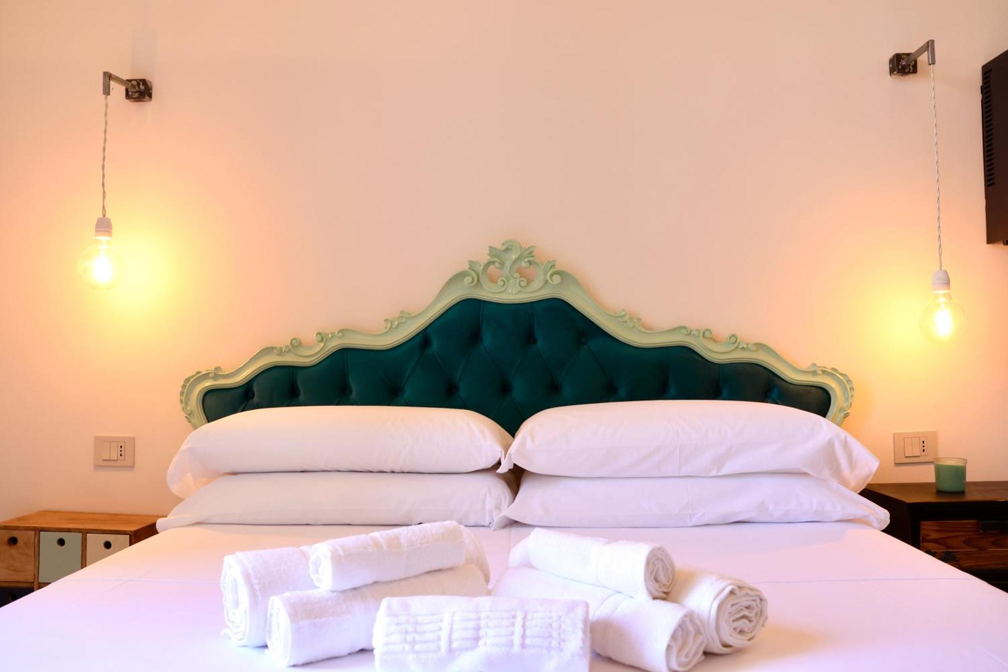 Holiday Lux Boutique Room Катания Стая снимка