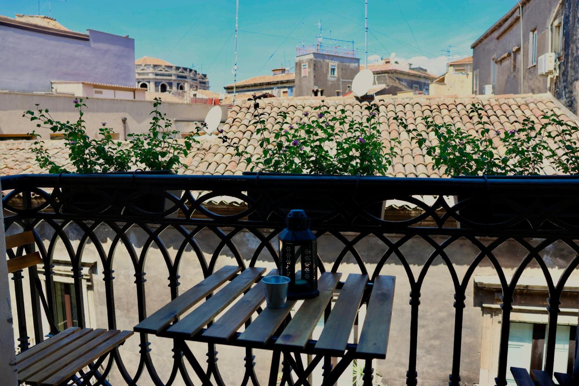 Holiday Lux Boutique Room Катания Екстериор снимка