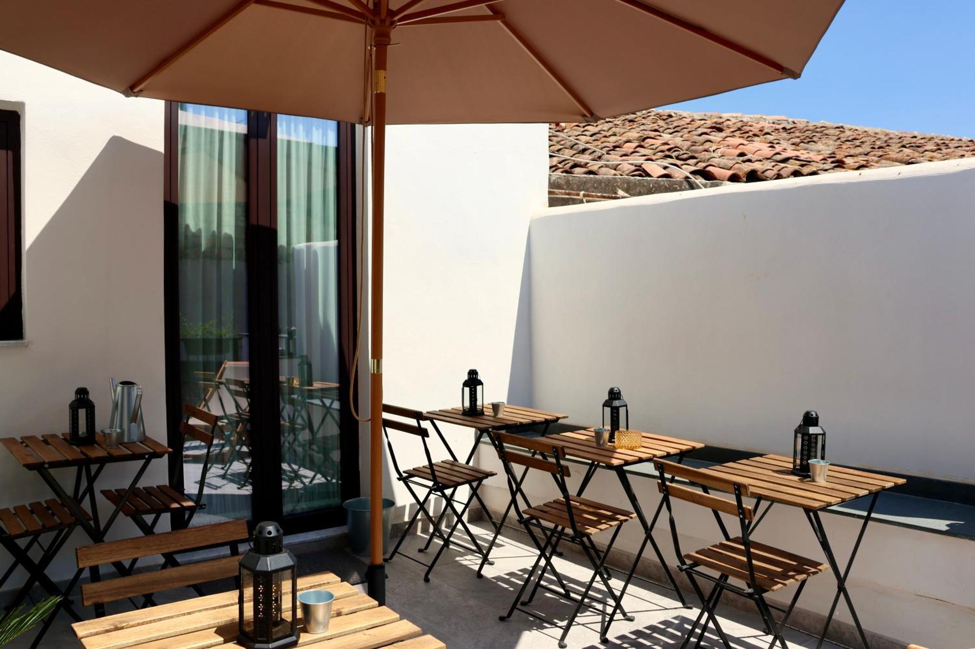 Holiday Lux Boutique Room Катания Екстериор снимка