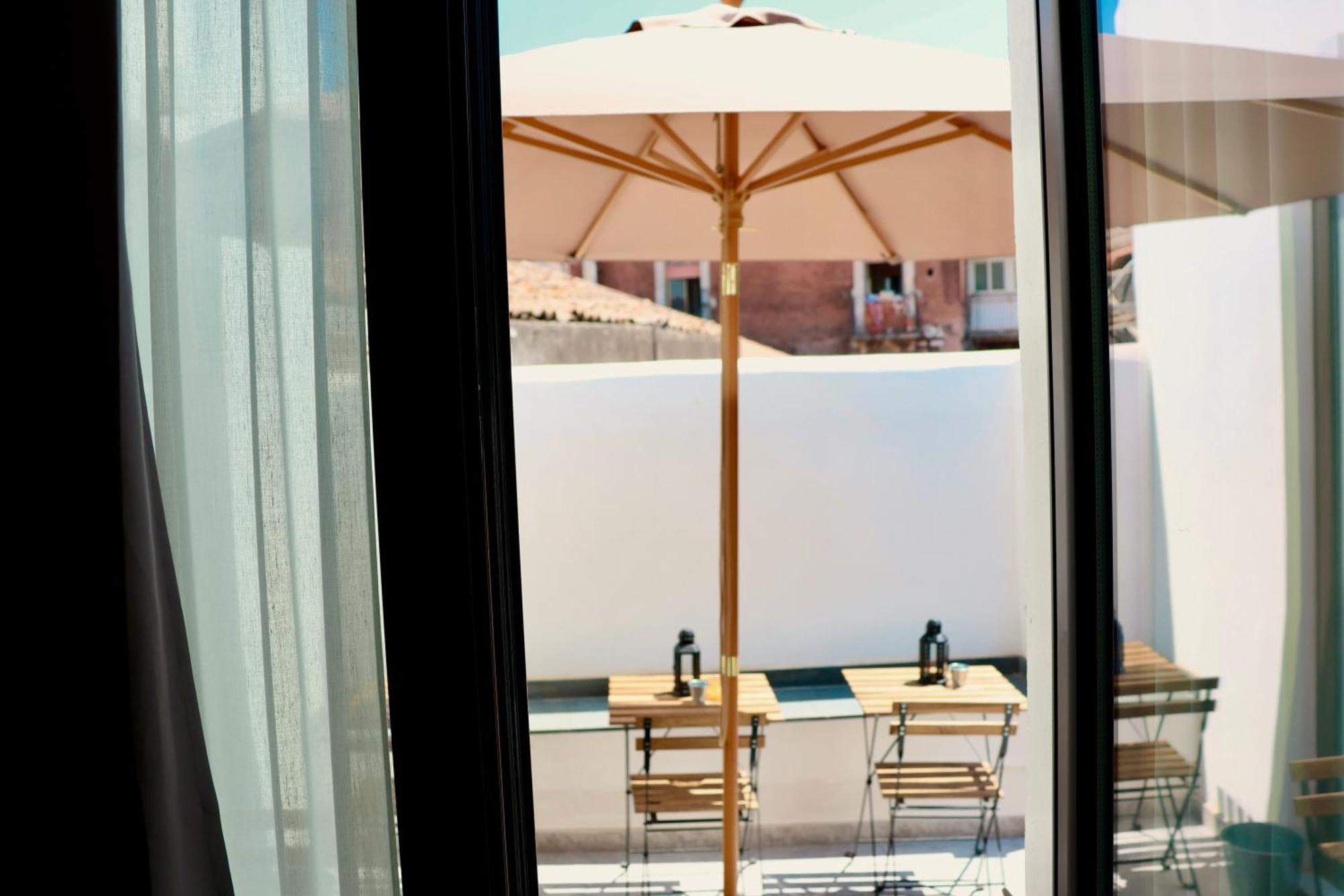 Holiday Lux Boutique Room Катания Екстериор снимка