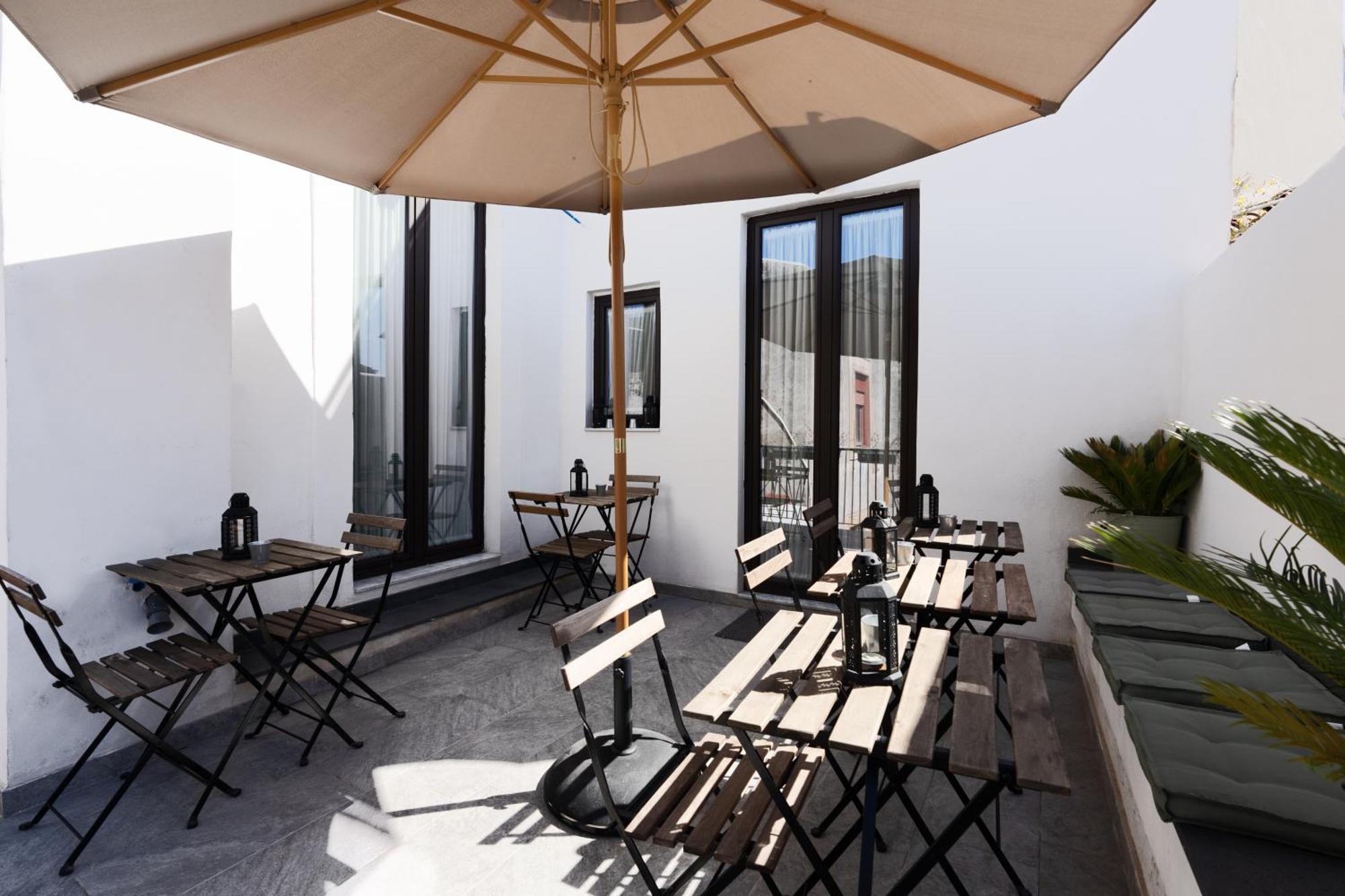 Holiday Lux Boutique Room Катания Екстериор снимка