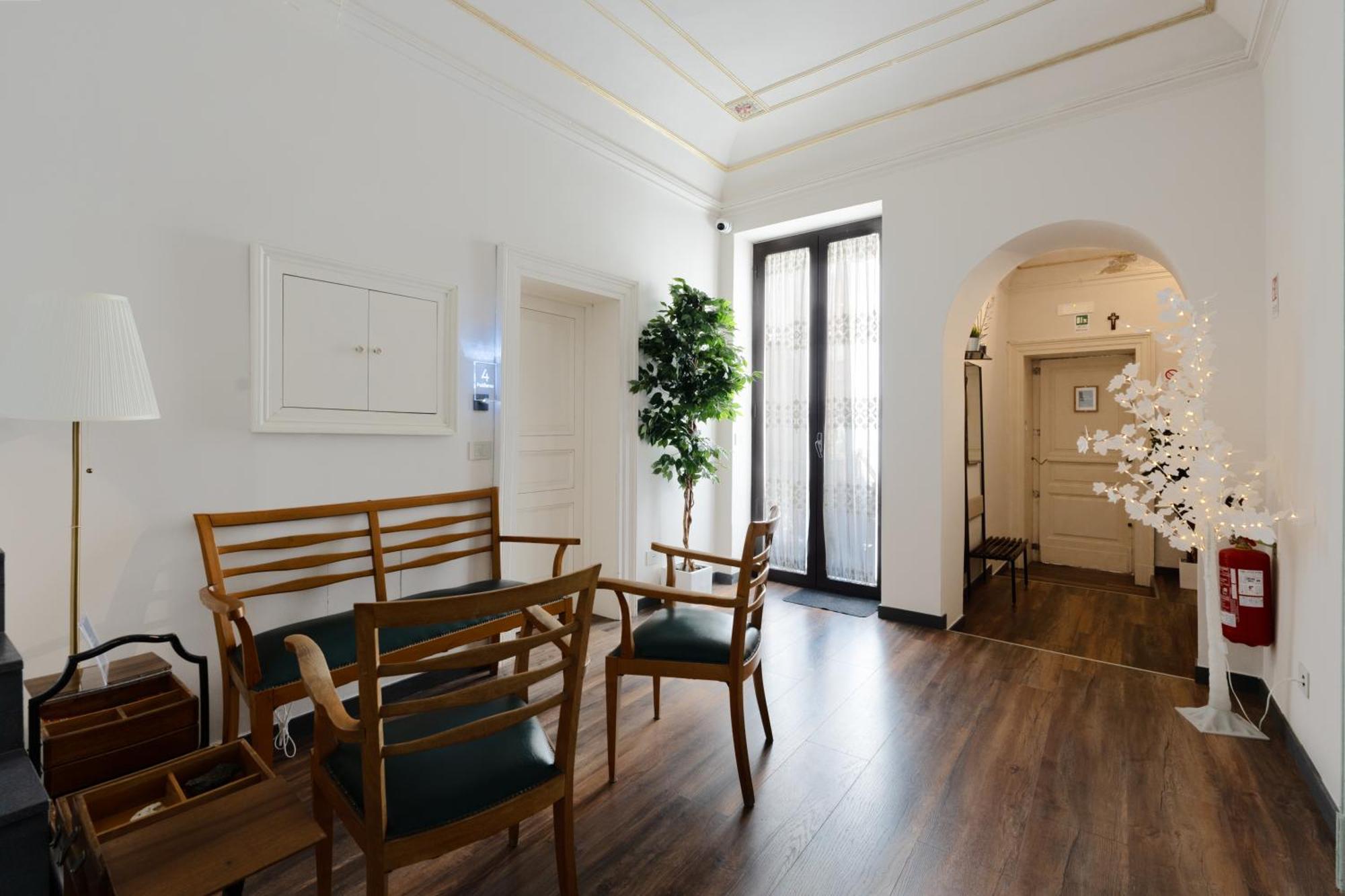 Holiday Lux Boutique Room Катания Екстериор снимка