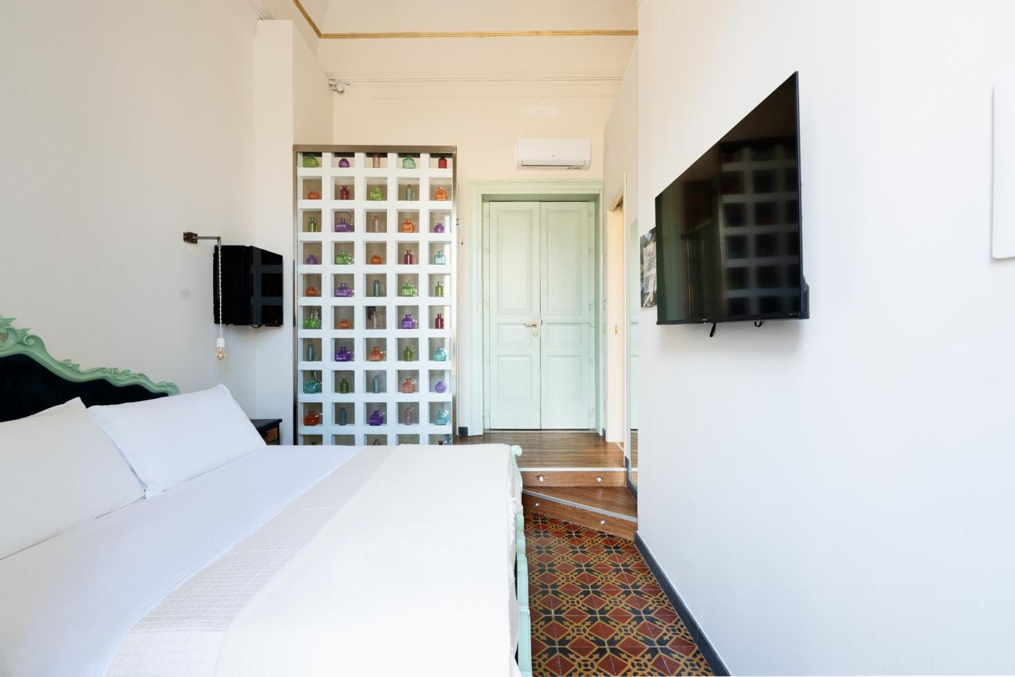 Holiday Lux Boutique Room Катания Екстериор снимка