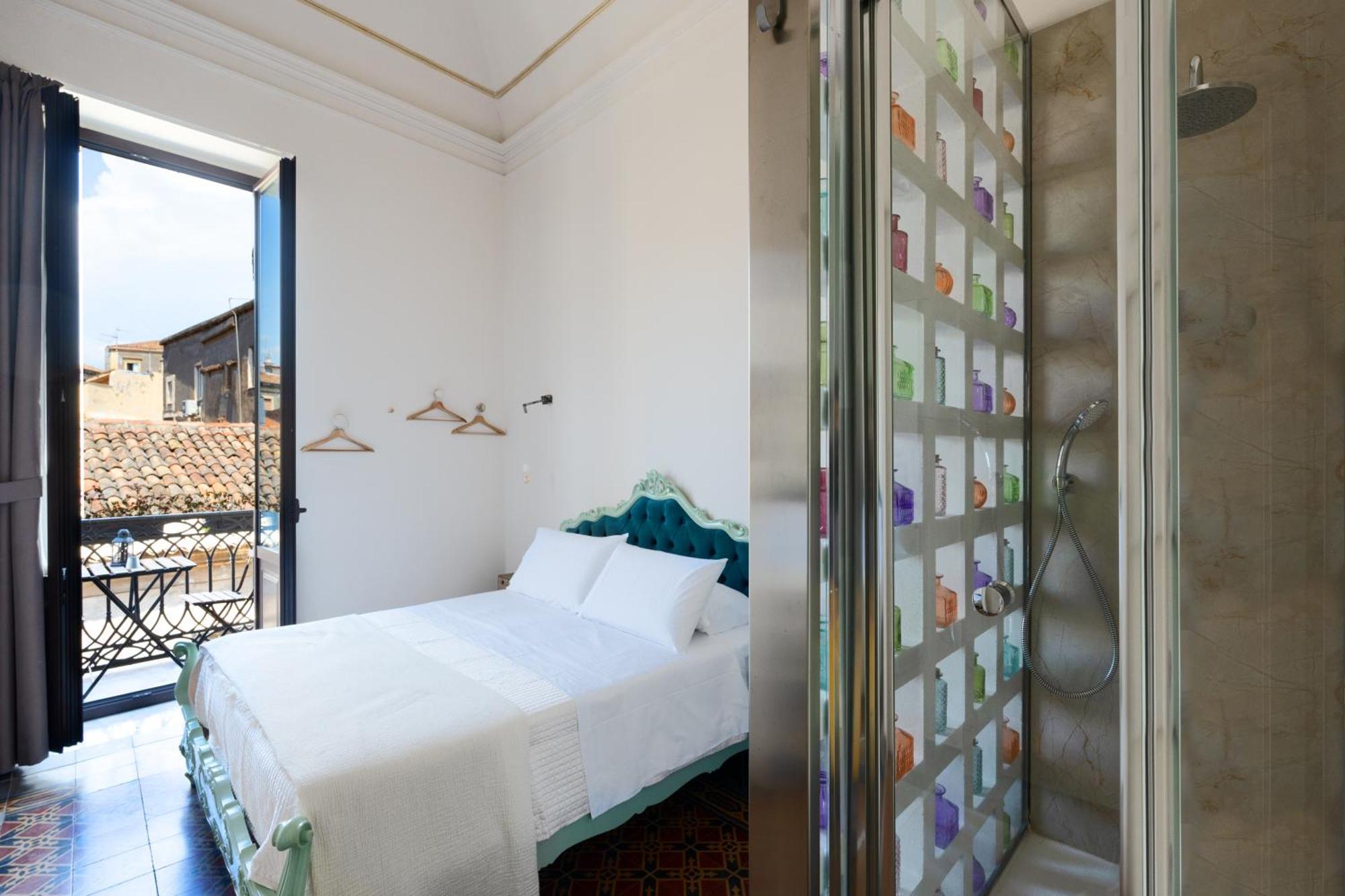 Holiday Lux Boutique Room Катания Екстериор снимка