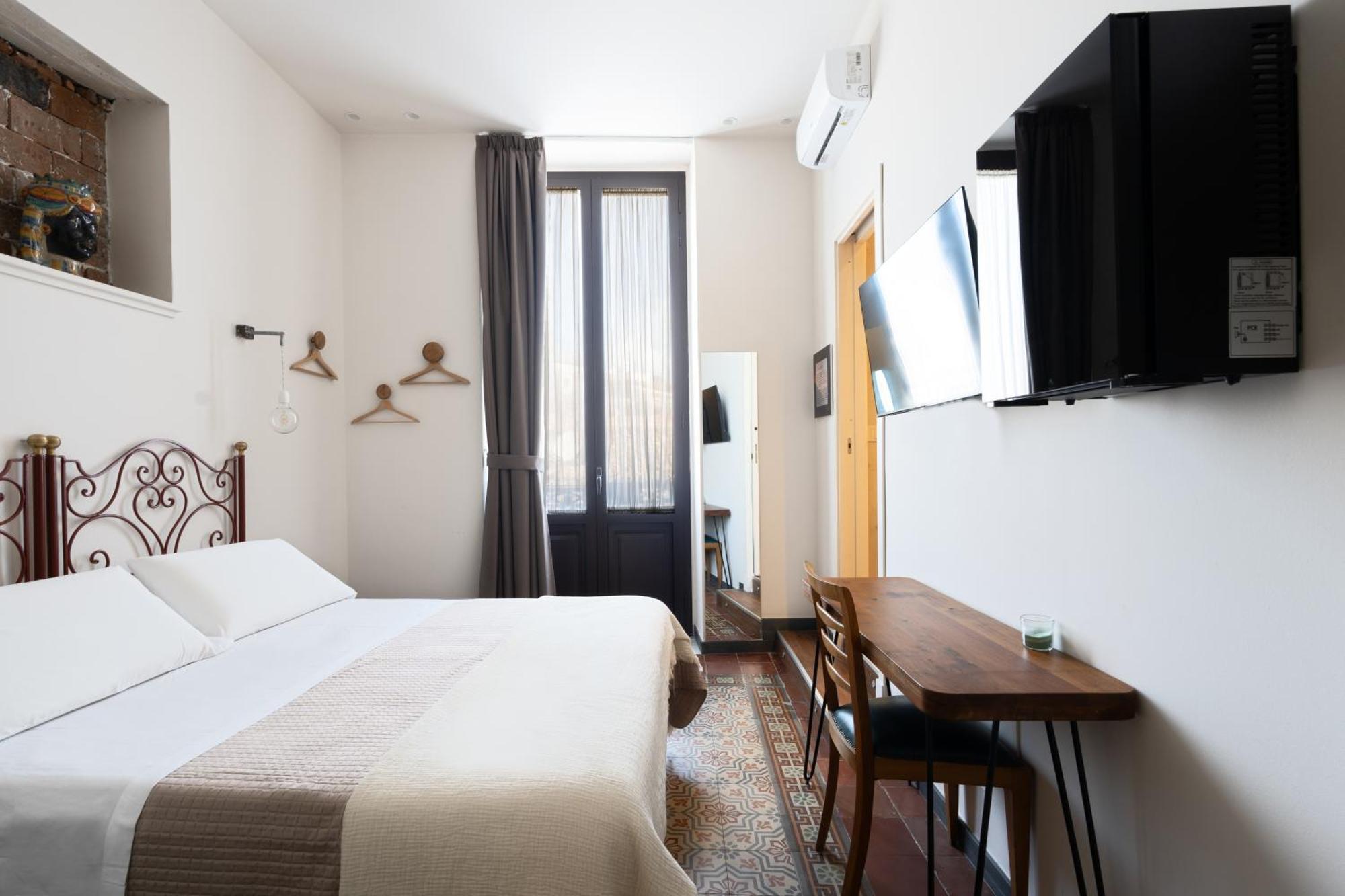 Holiday Lux Boutique Room Катания Екстериор снимка