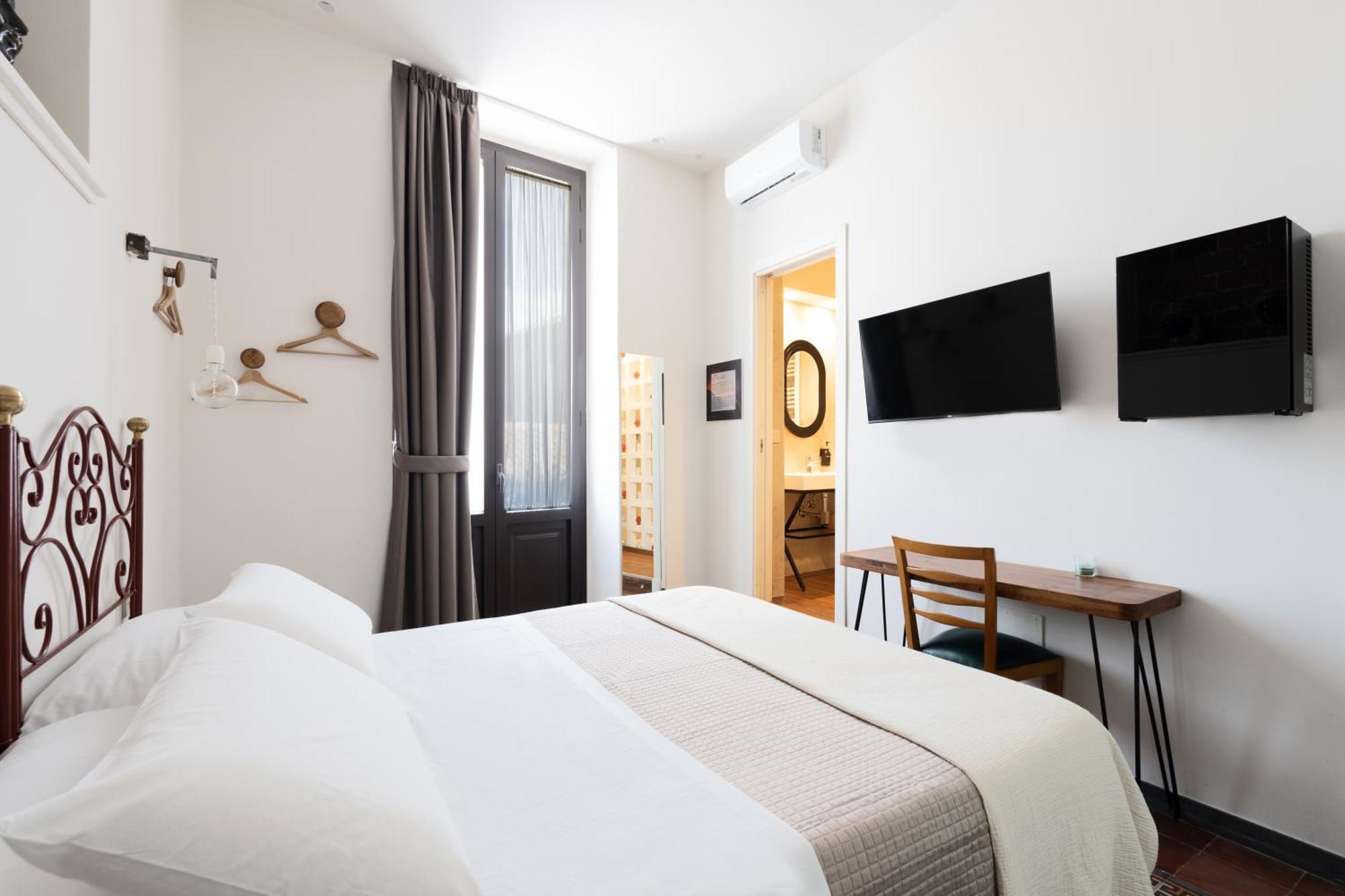 Holiday Lux Boutique Room Катания Екстериор снимка