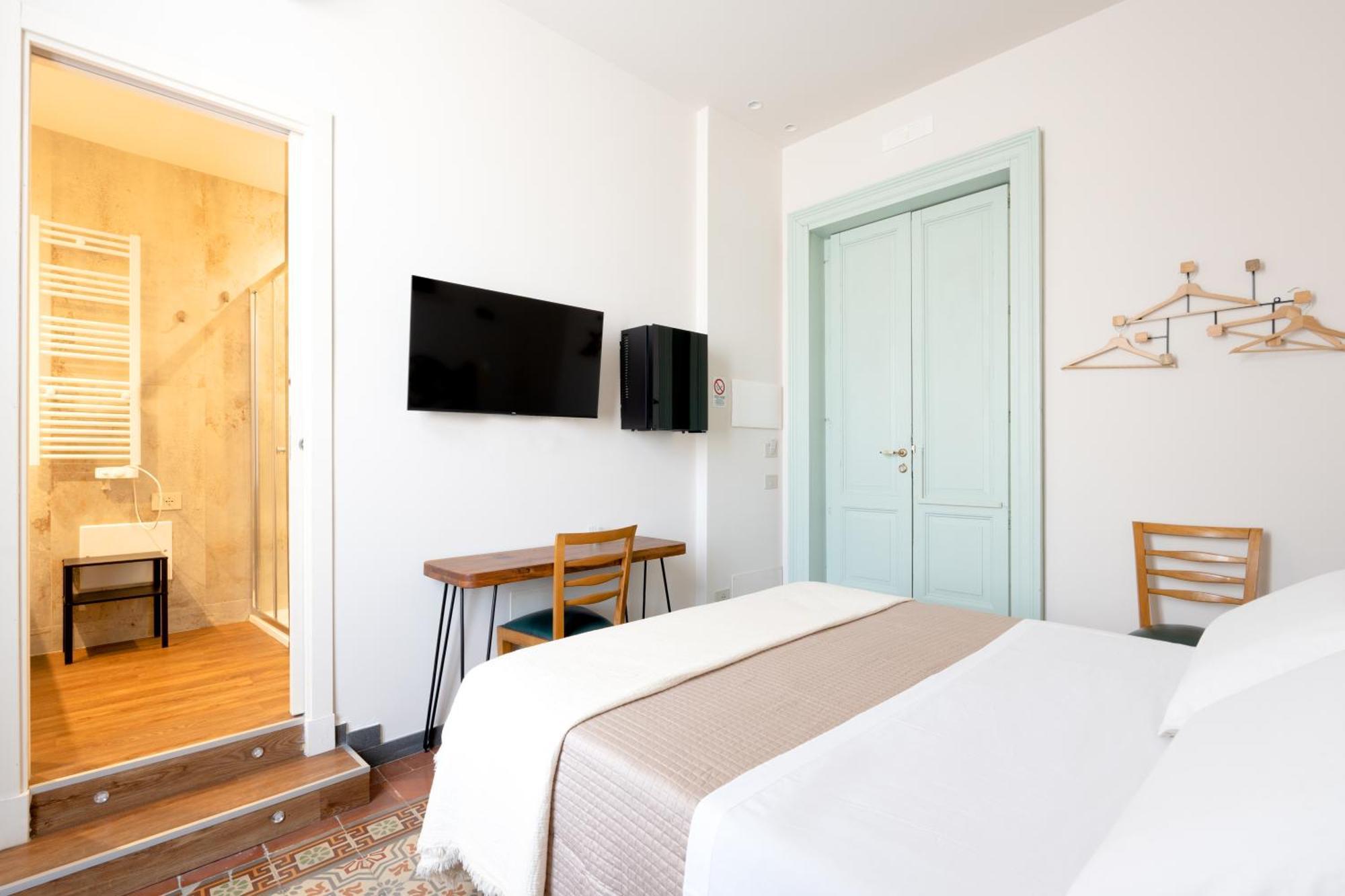 Holiday Lux Boutique Room Катания Екстериор снимка