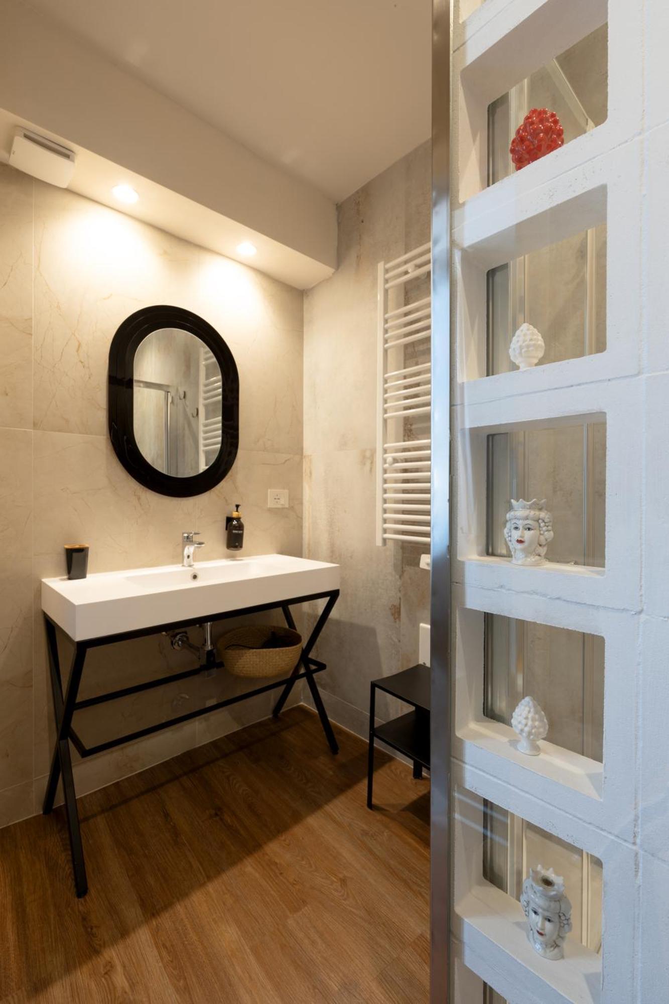 Holiday Lux Boutique Room Катания Екстериор снимка