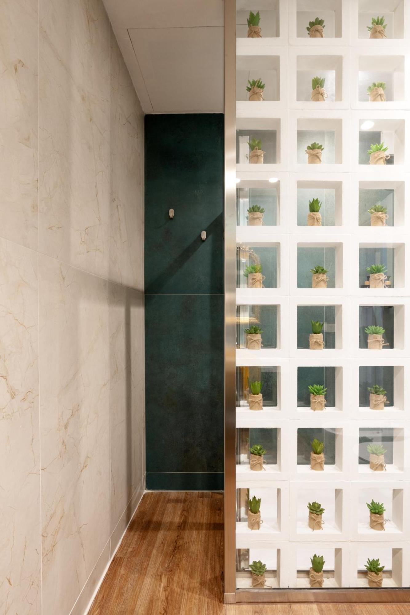 Holiday Lux Boutique Room Катания Екстериор снимка