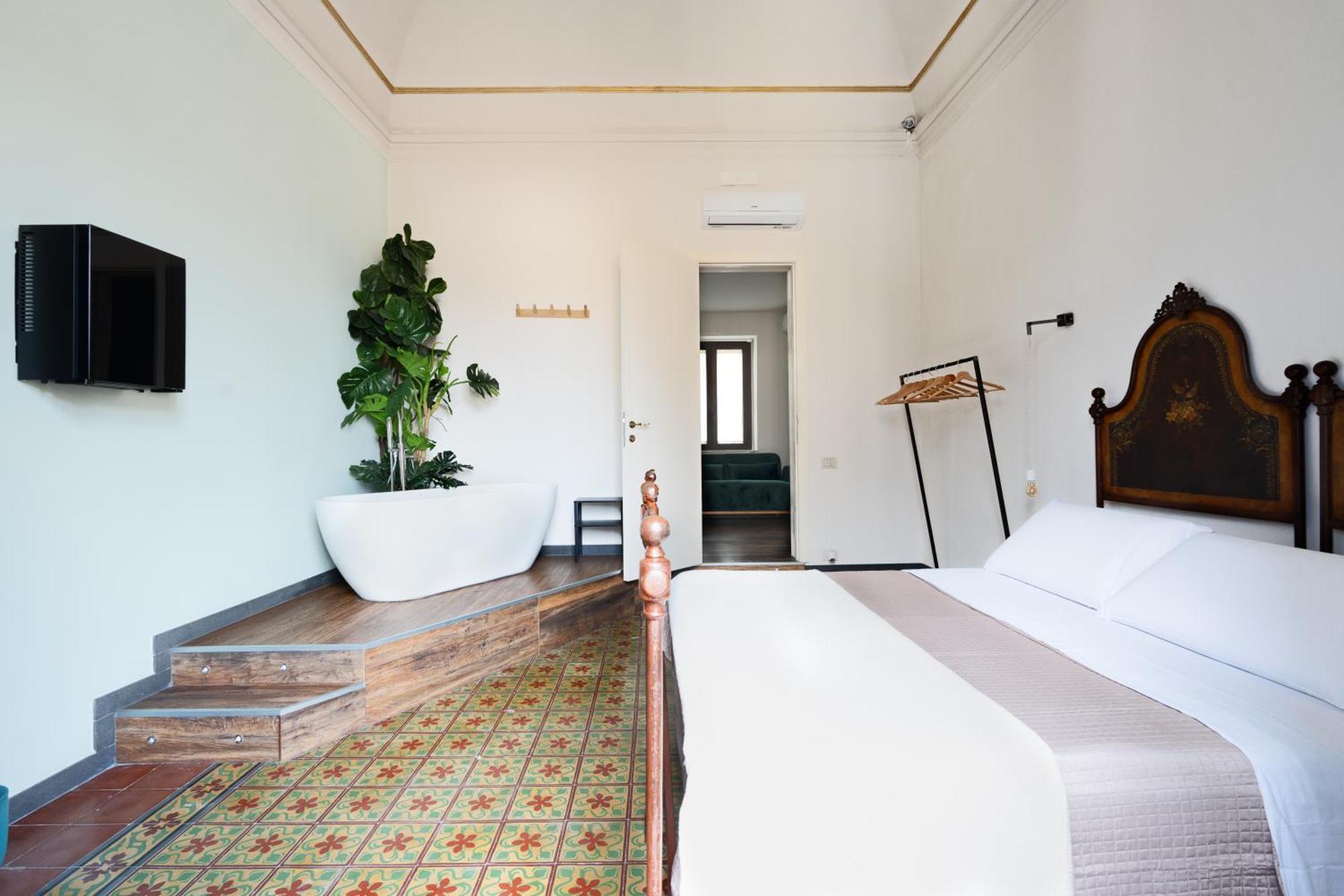 Holiday Lux Boutique Room Катания Екстериор снимка