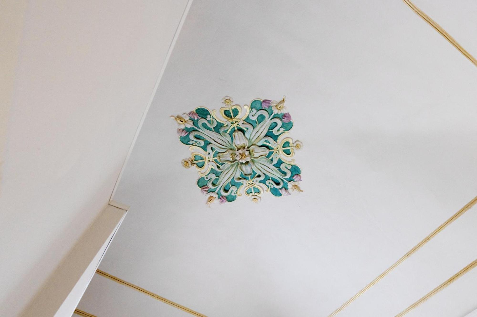 Holiday Lux Boutique Room Катания Екстериор снимка